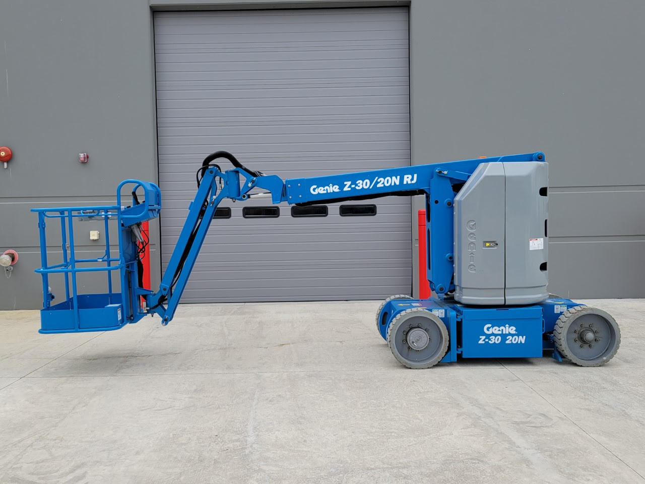 2016 Genie Z30/20N-RJ Boom Lift - Image 2