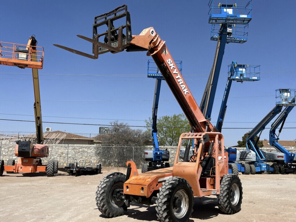 2011 Skytrak 6036 Telehandler - Image 4