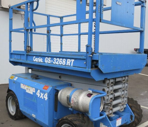 2002 Genie GS-3268RT Scissor Lift