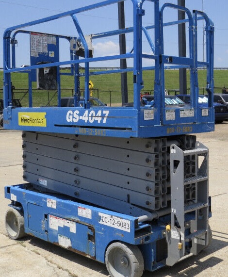 2016 Genie GS-4047 Scissor Lift - Image 3