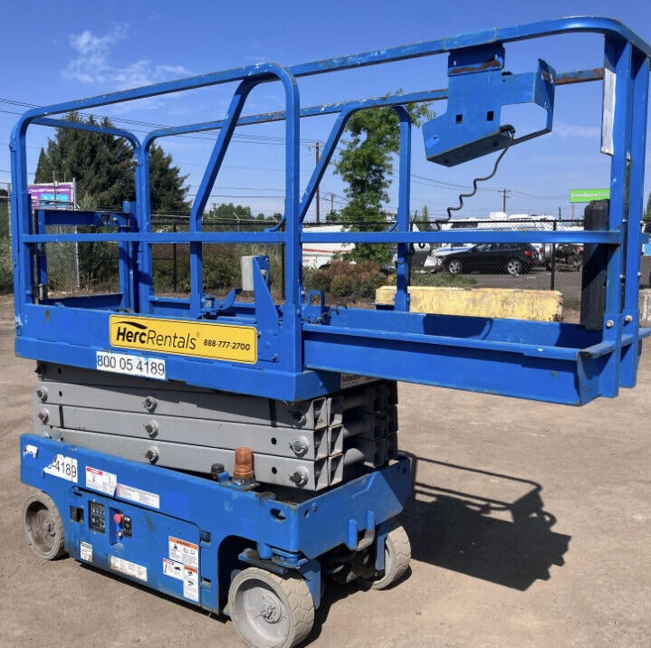 2016 Genie GS-1930 Scissor Lift - Image 3