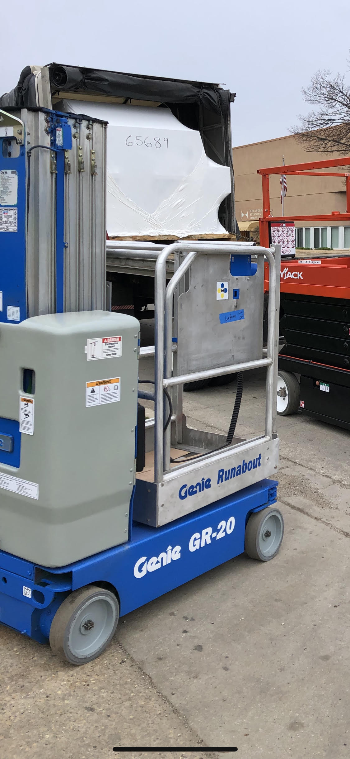 2024 Reconditioned Genie GR-20 Runabout - Image 5