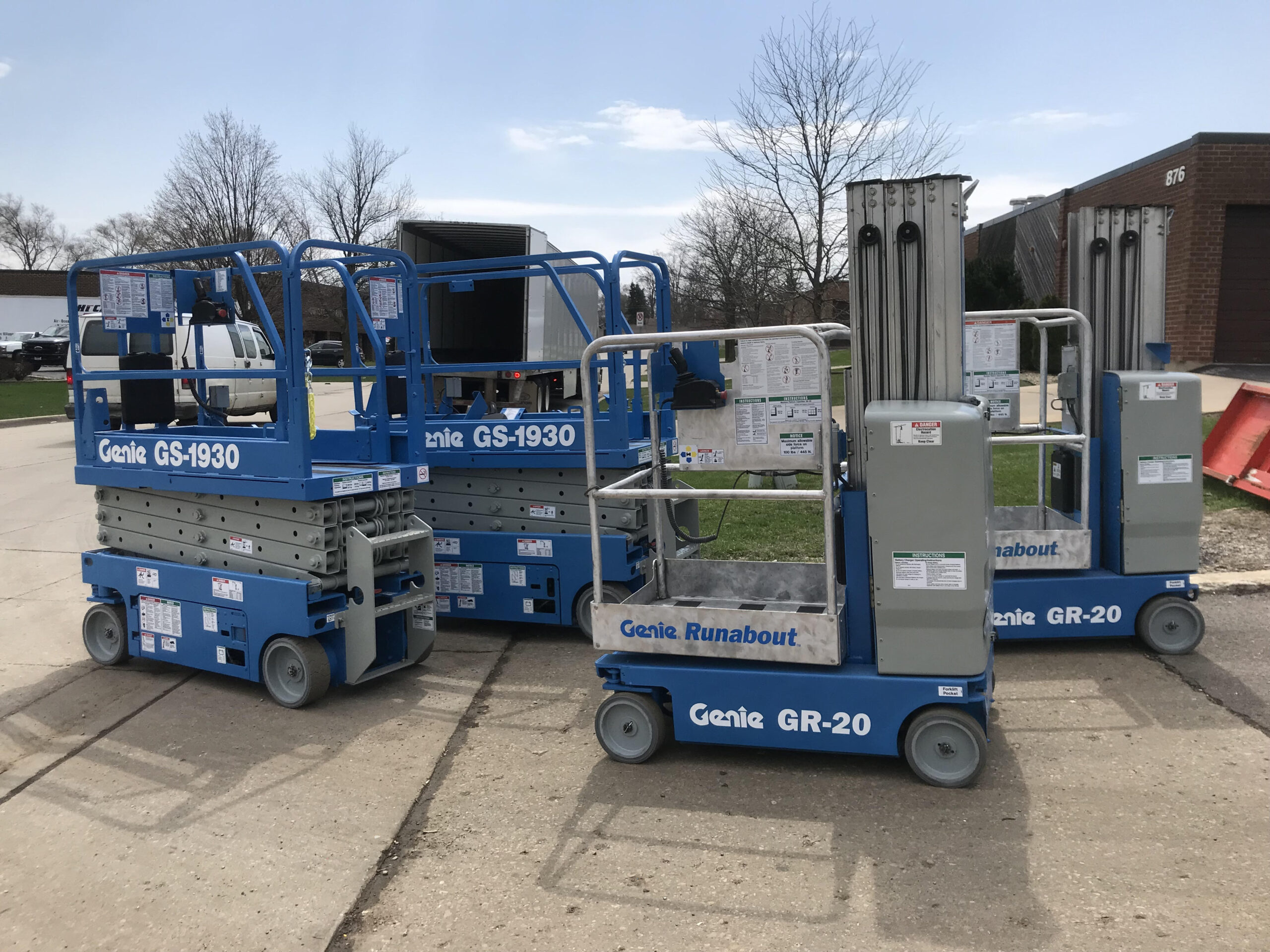 2024 Reconditioned Genie GR-20 Runabout - Image 6