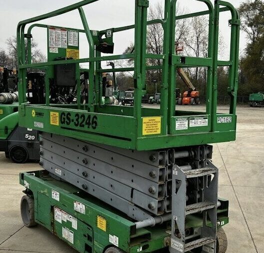 2015 Genie GS-3246 Scissor Lift
