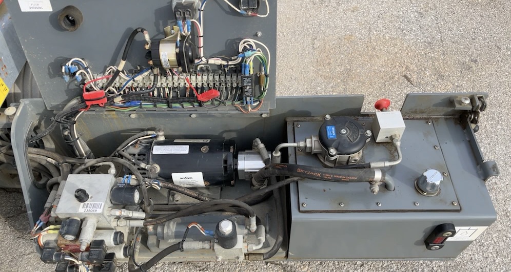 2016 Skyjack SJIII4632 Scissor Lift - Image 5