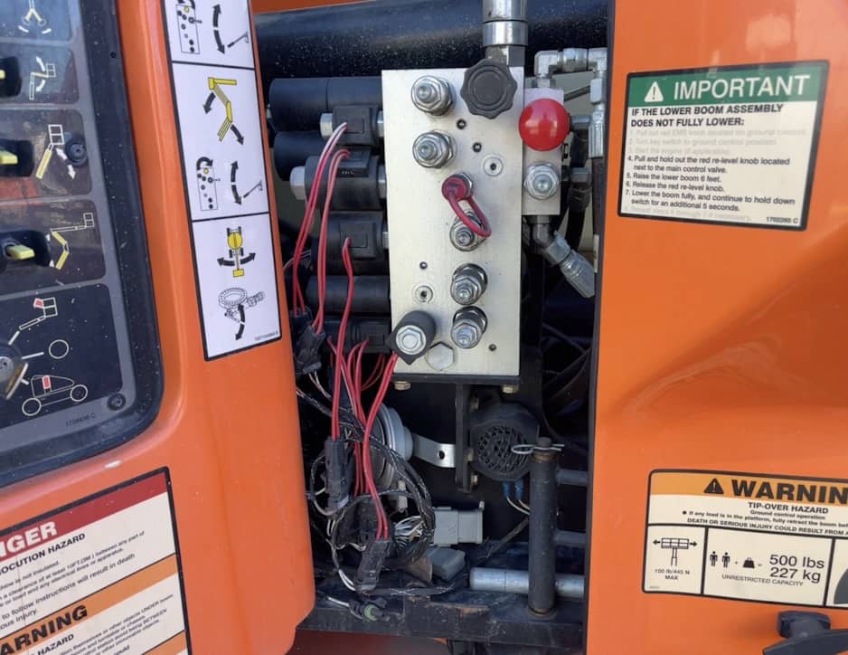 2016 JLG E450AJ - Image 4