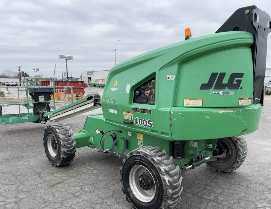 2016 JLG 400S