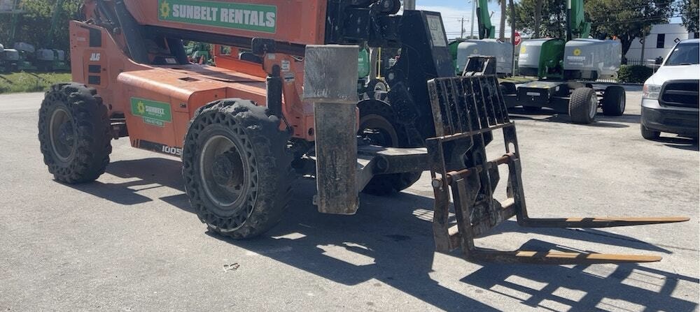 2017 Skytrak 10054 - Image 5