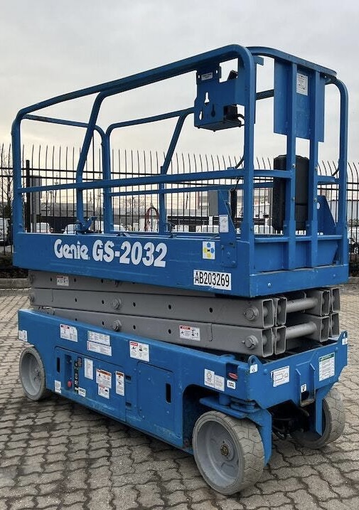 Reconditioned Genie GS-2032 Scissor Lift