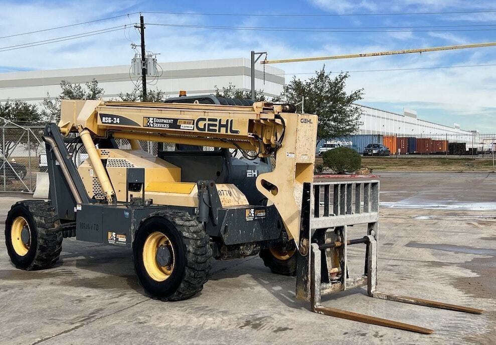 2016 Gehl RS6-34 - Image 2