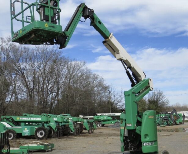 2016 JLG E300AJP
