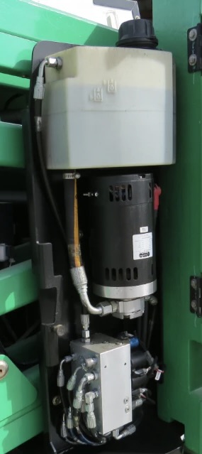 2016 JLG E300AJP - Image 4