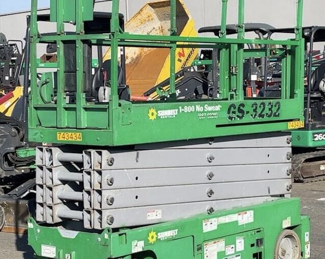 2017 Genie GS-3232 Scissor Lift