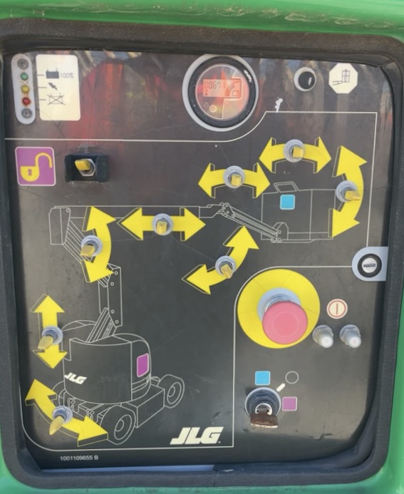 2016 JLG E300AJP - Image 5