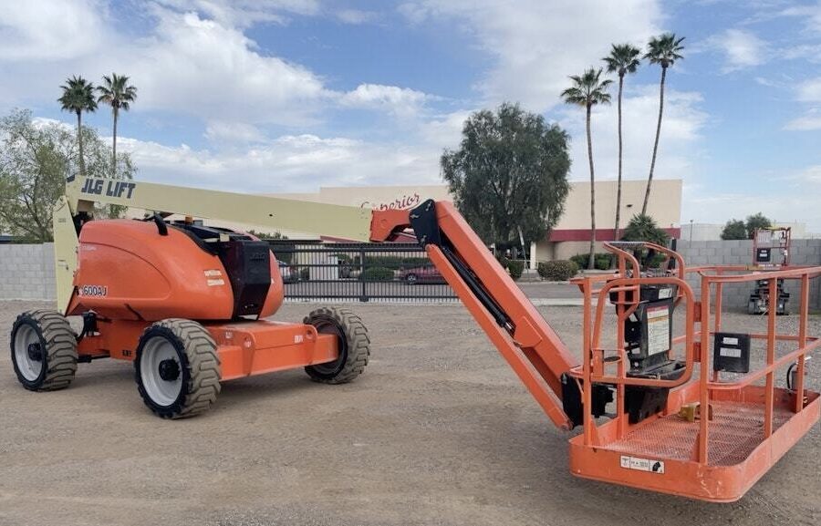 2016 JLG 600AJ