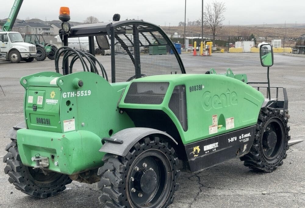 2018 Genie GTH-5519 - Image 5