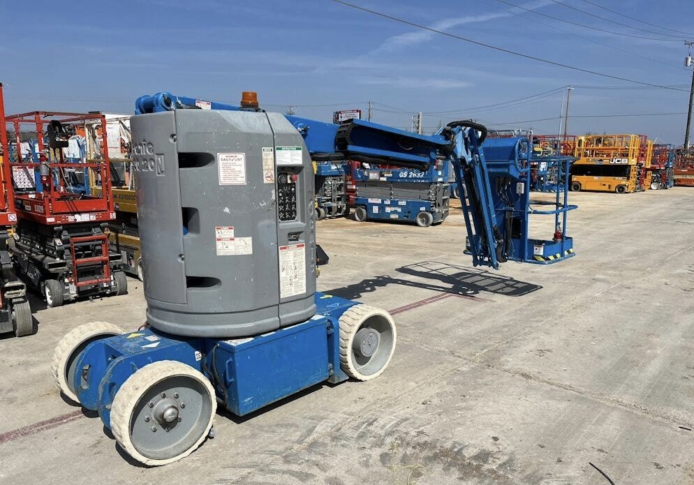 2016 Genie Z30/20N-RJ - Image 2