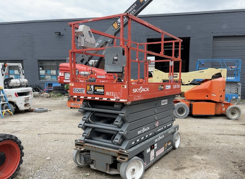 2018 Skyjack SJIII4740 Scissor Lift - Image 2