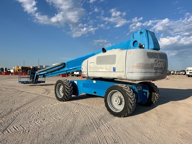 2019 Genie S-125 Boom Lift - Image 4