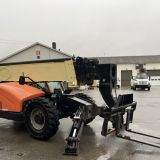 2017 JLG 1055