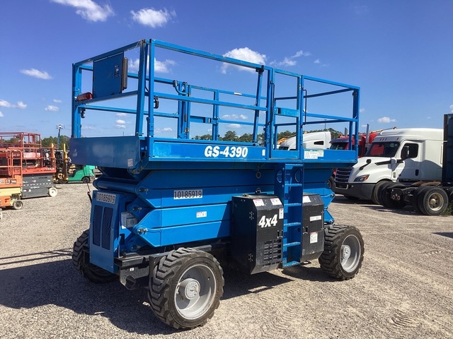 2018 Genie GS-4390