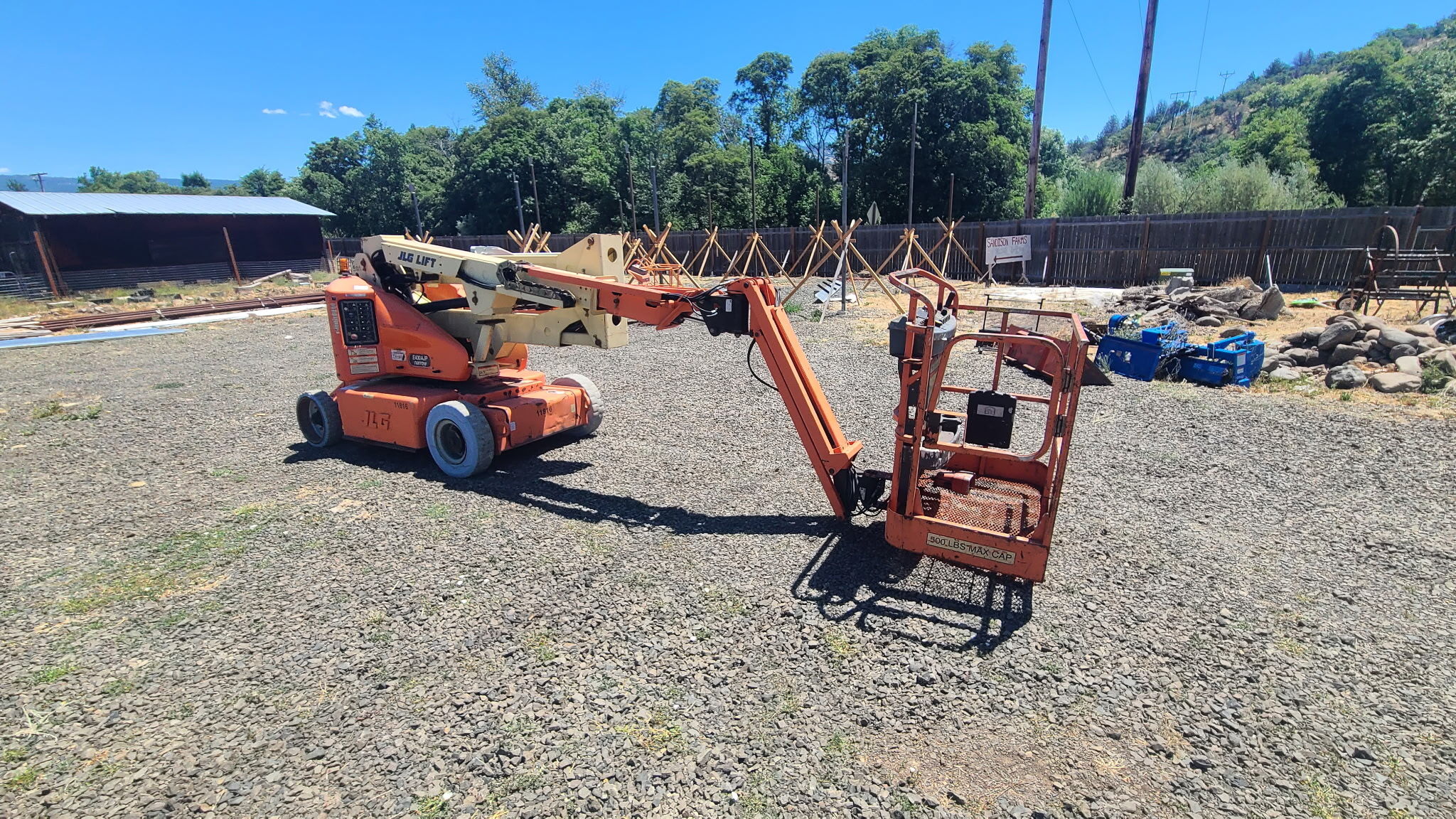 2016 JLG E400AJPN